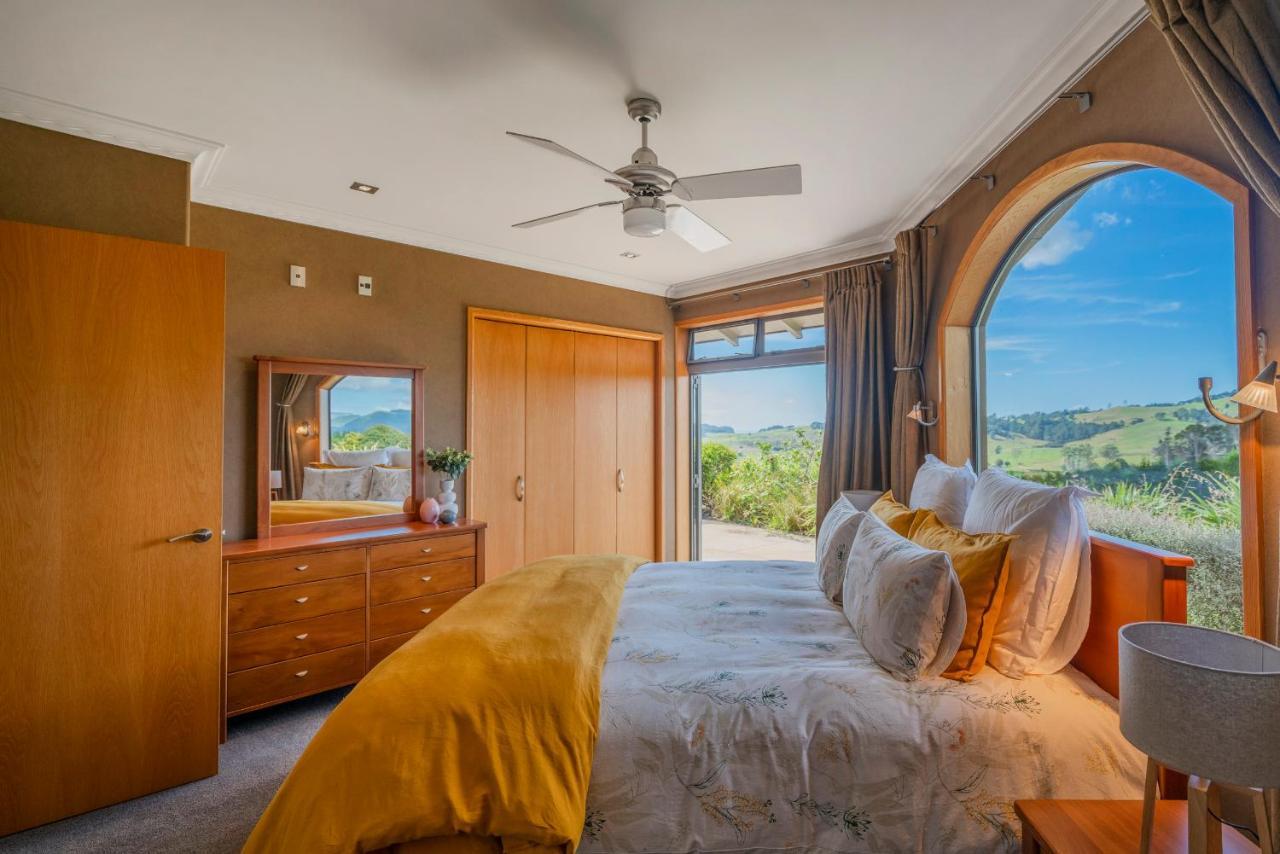 Appartement Luxury Country Retreat à Cooks Beach Extérieur photo