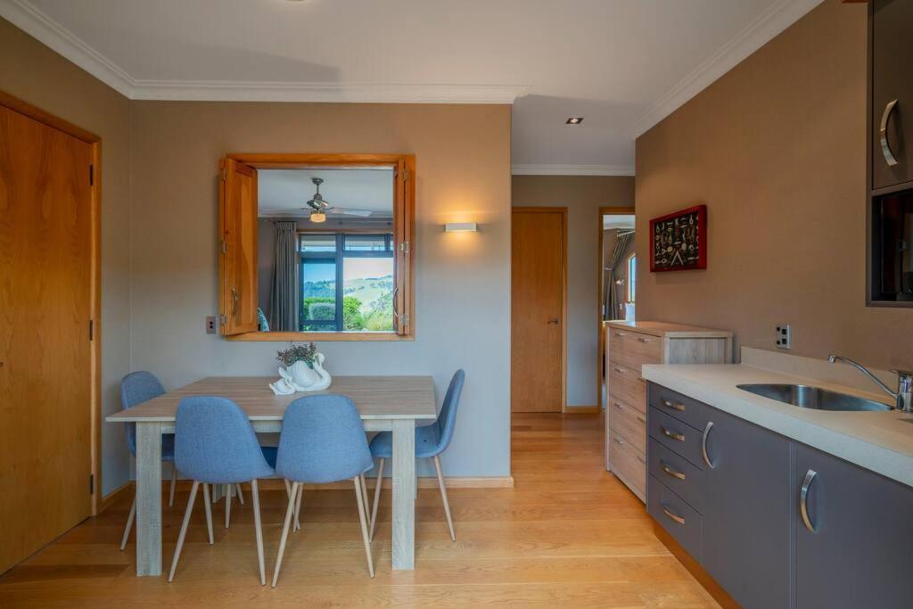 Appartement Luxury Country Retreat à Cooks Beach Extérieur photo