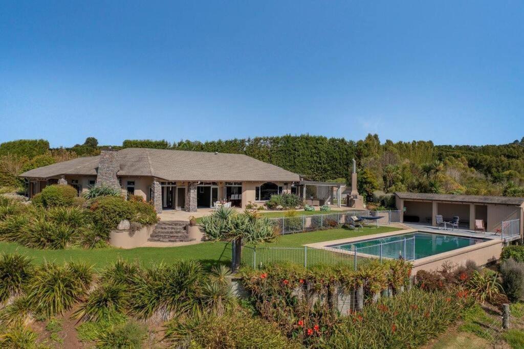 Appartement Luxury Country Retreat à Cooks Beach Extérieur photo