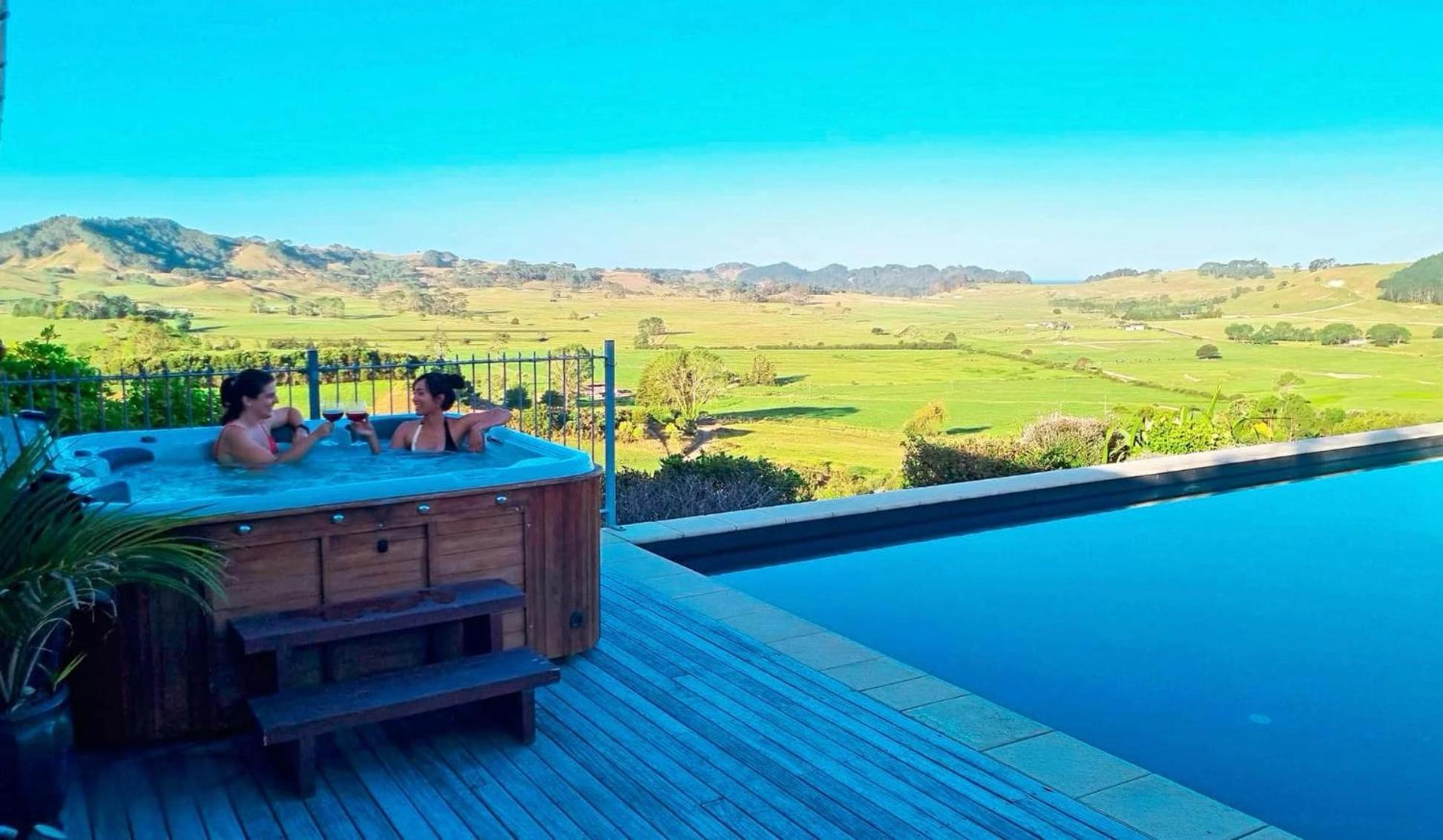Appartement Luxury Country Retreat à Cooks Beach Extérieur photo