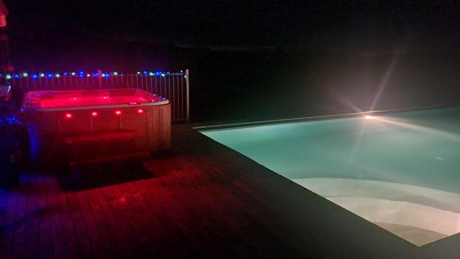 Appartement Luxury Country Retreat à Cooks Beach Extérieur photo