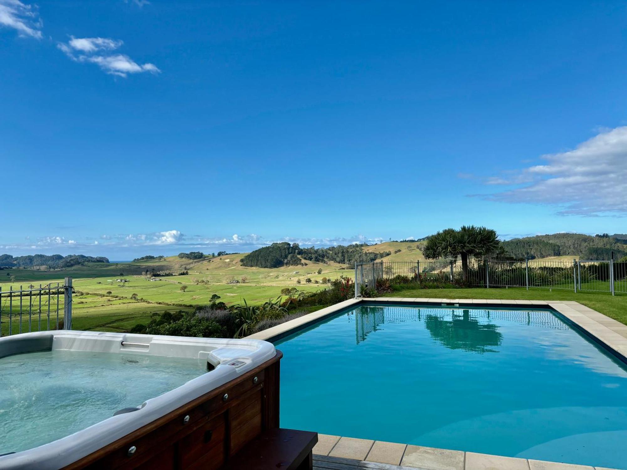 Appartement Luxury Country Retreat à Cooks Beach Extérieur photo
